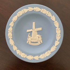 Small Wedgwood Holland Windmill Dish